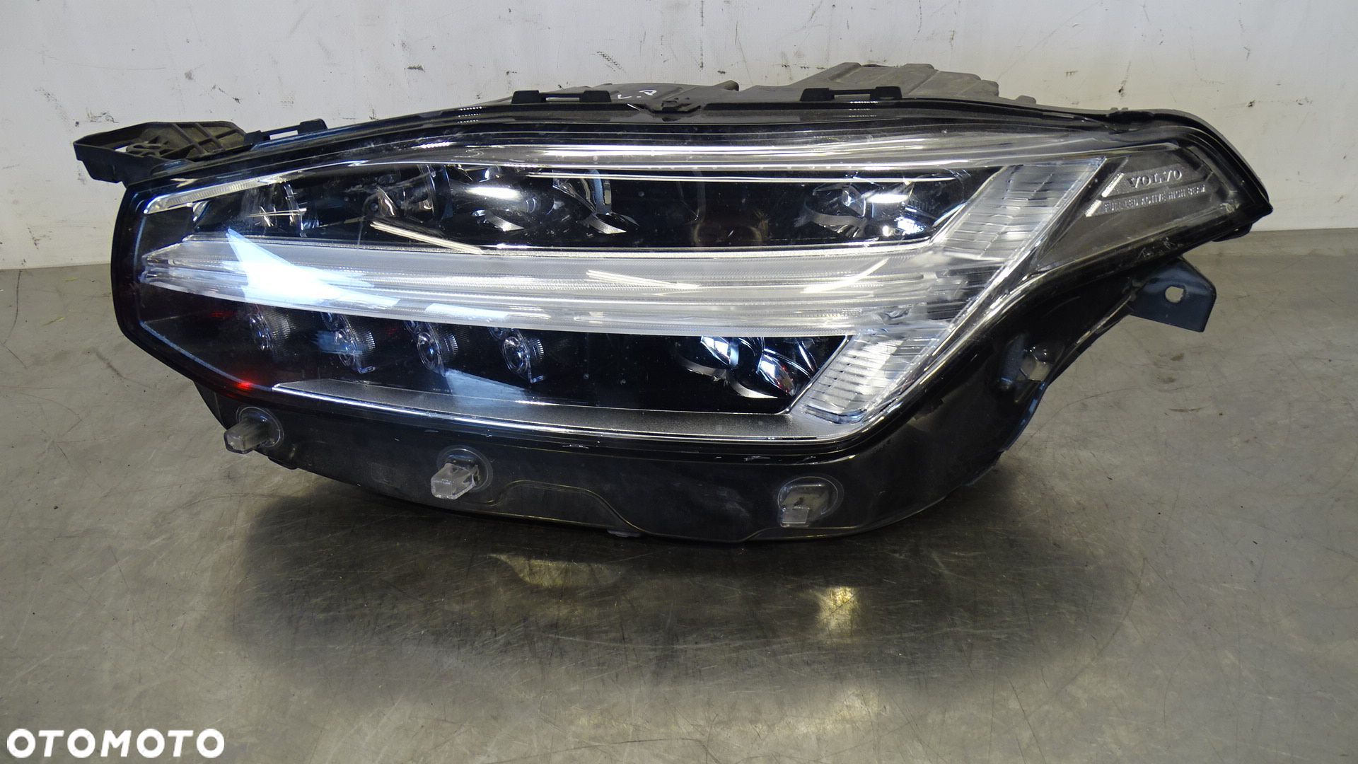 LAMPA LEWA PRZEDNIA FULL LED VOLVO XC90 II - 1