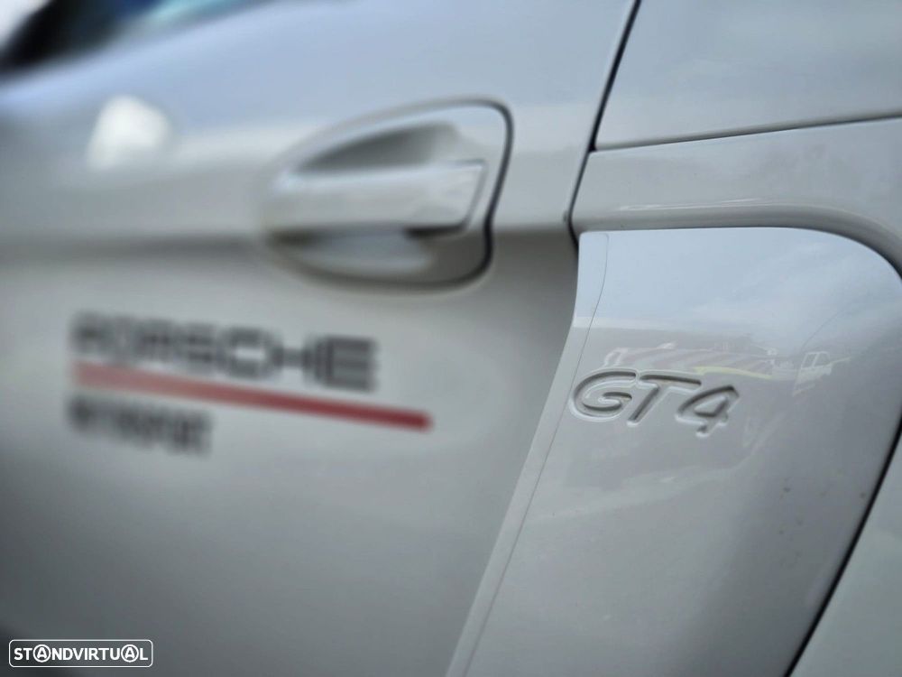 Porsche Cayman GT4 - 26