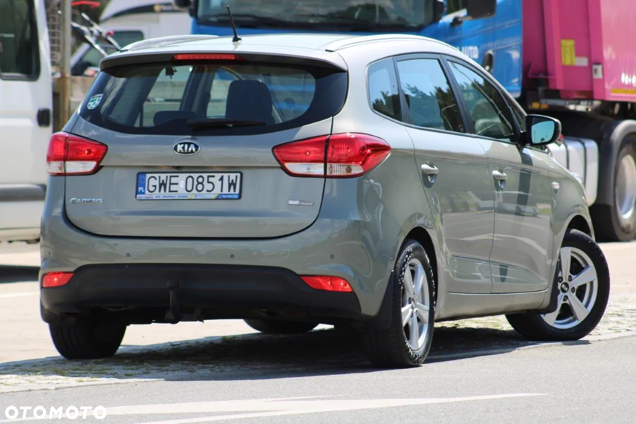 Kia Carens 1.7 CRDi XL 7os - 5