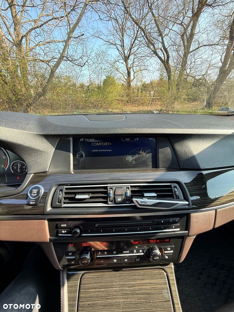 BMW Seria 5 530d xDrive - 24