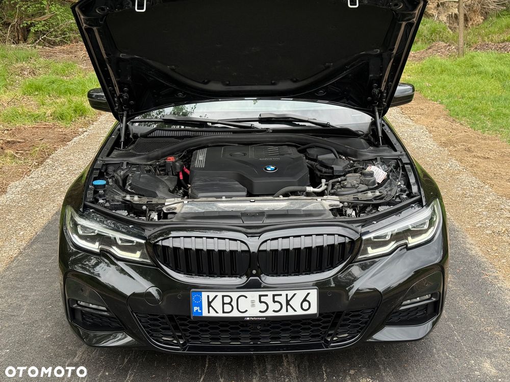 BMW Seria 3 330i M Sport - 13