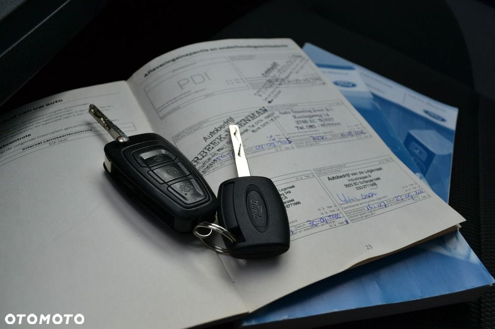 Ford Focus 1.6 Edition - 16