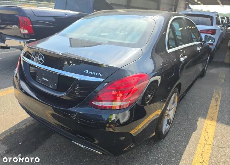 Mercedes-Benz Klasa C 300 7G-TRONIC AMG Line - 4