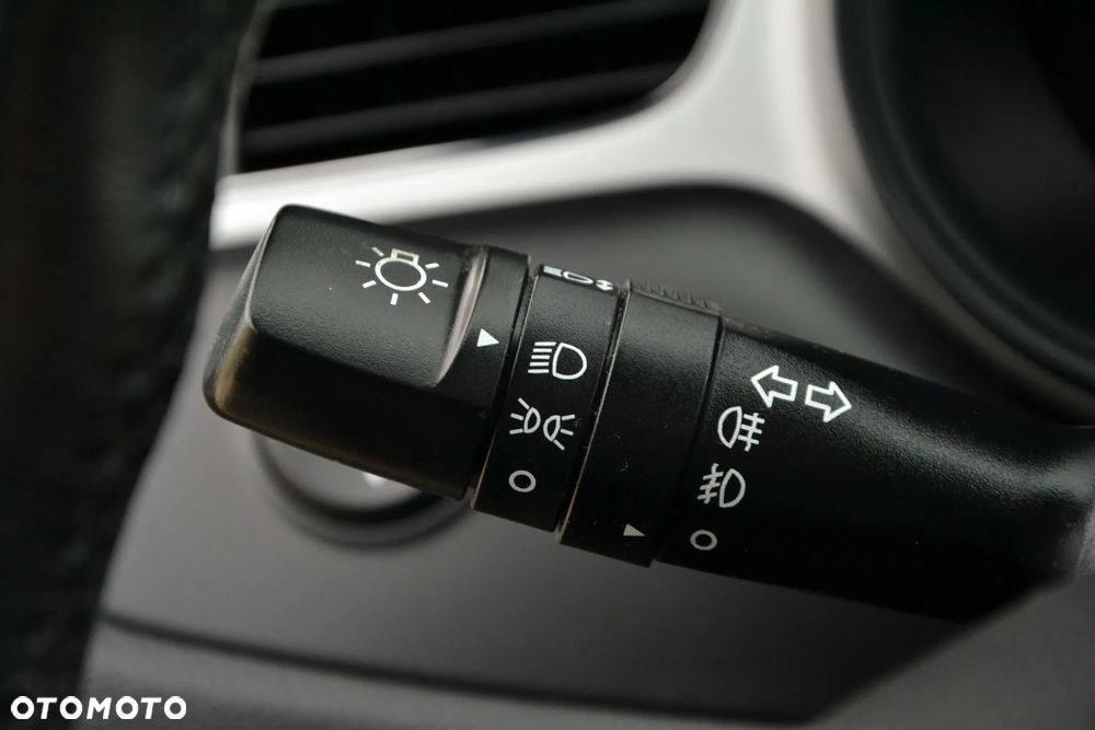 Kia Ceed 1.6 GDI Dream Team Edition - 31