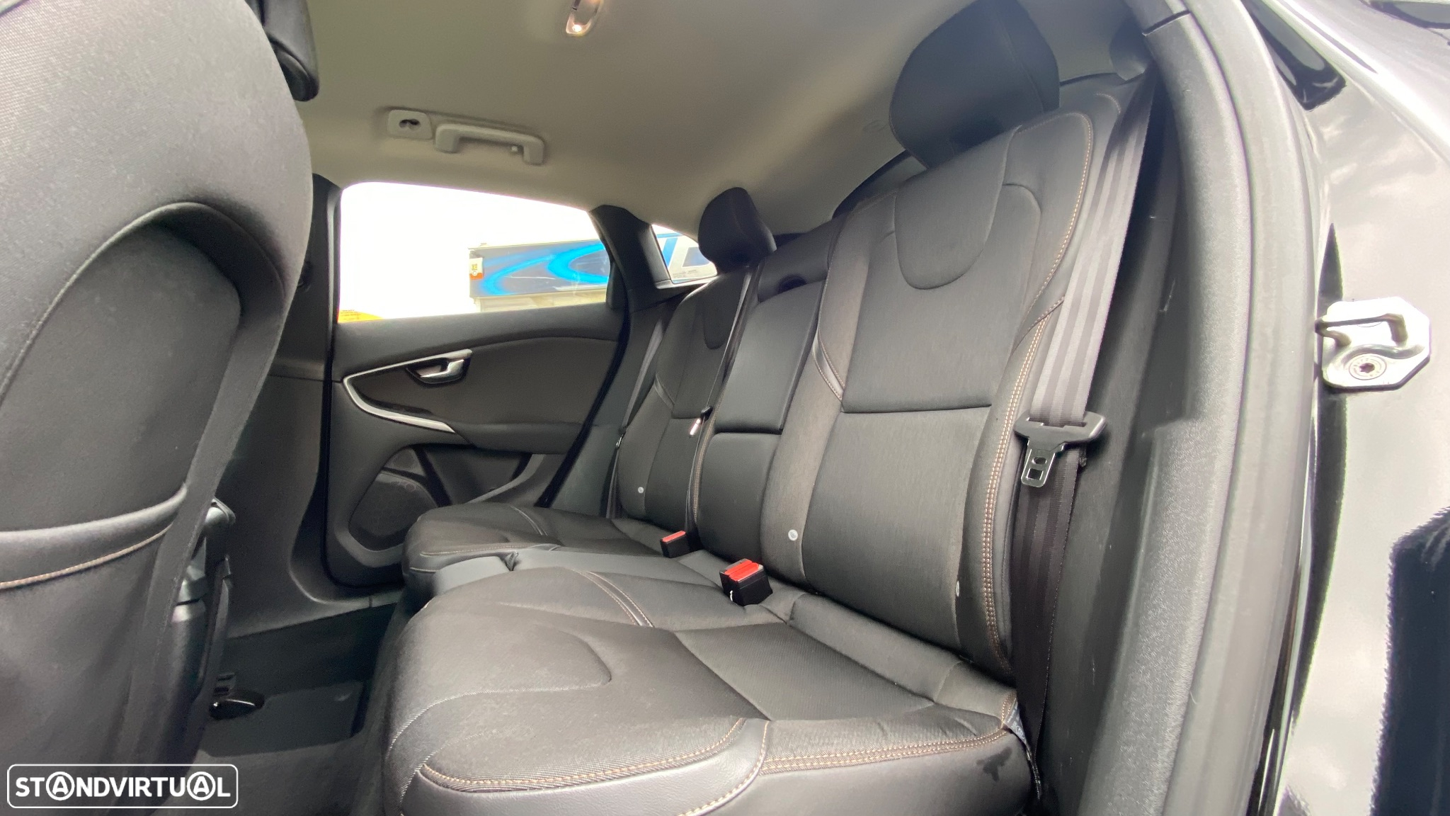 Volvo V40 Cross Country 2.0 D3 Summum - 20