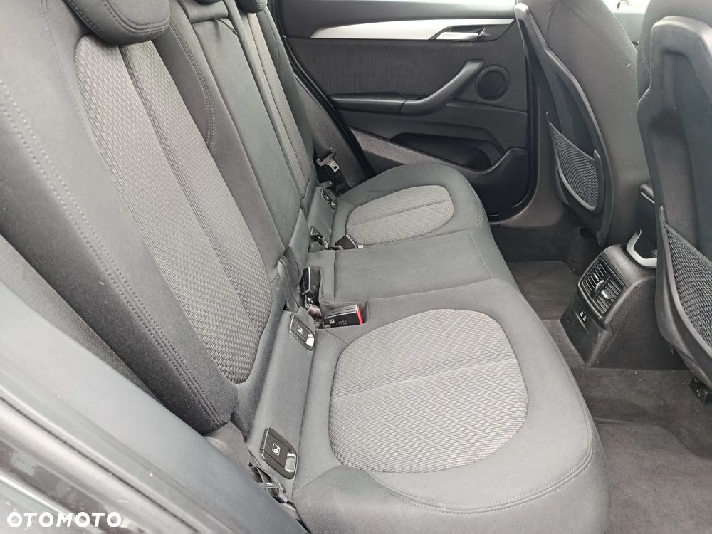 BMW X1 sDrive18i Sport Line - 9