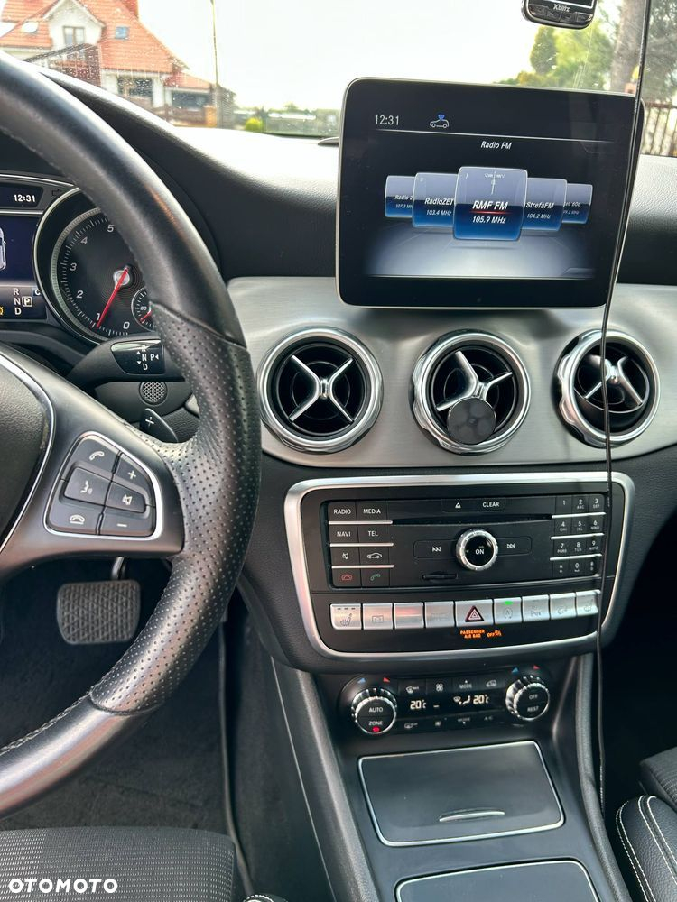 Mercedes-Benz GLA 220 4-Matic AMG Line - 3