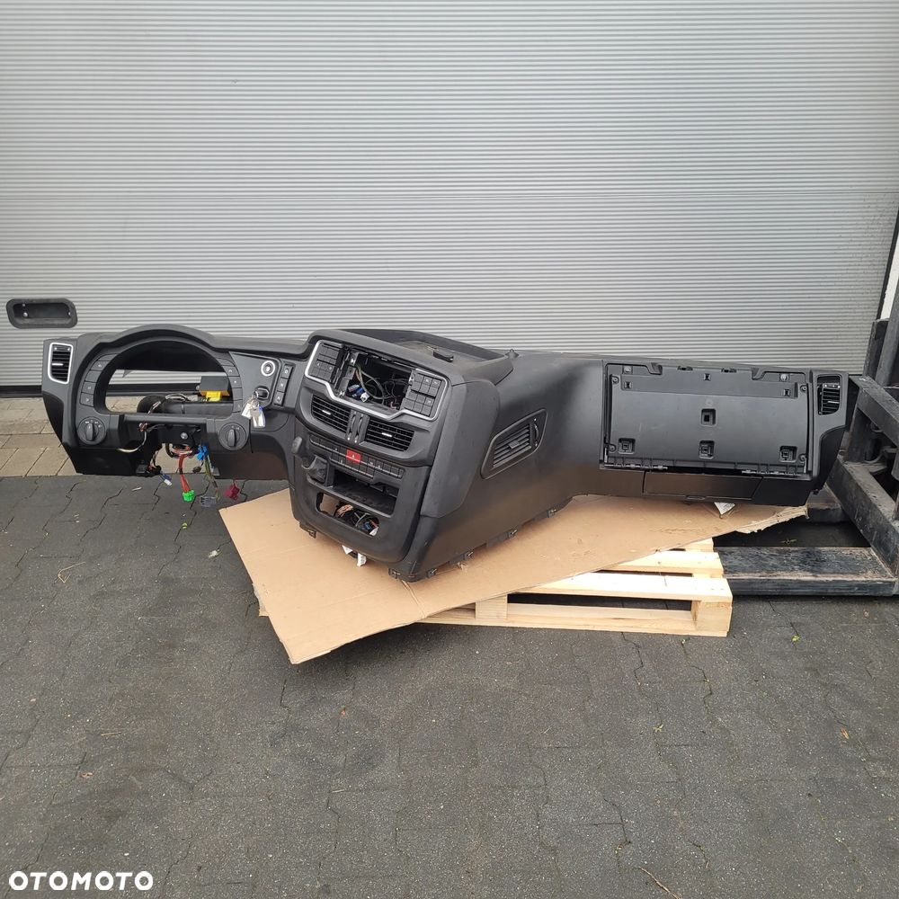 KONSOLA IVECO S WAY ORYGINAŁ CHWALIM116 - 1