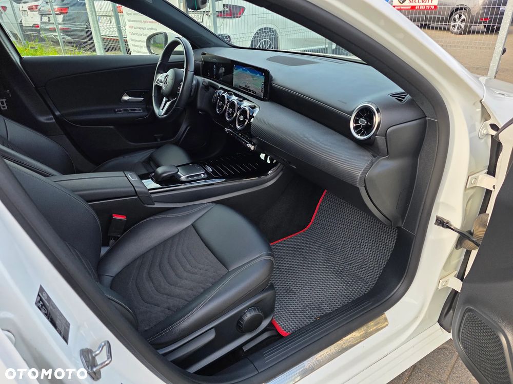 Mercedes-Benz Klasa A 200 AMG Line 7G-DCT - 23