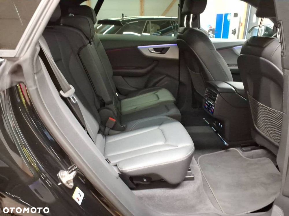 Audi Q8 - 9