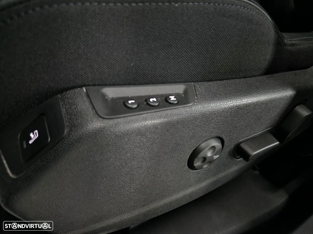 Peugeot 3008 1.5 BlueHDi GT EAT8 - 11