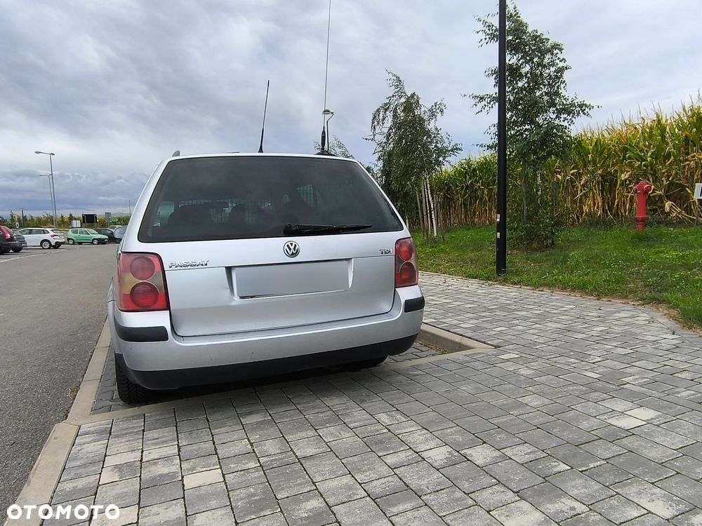 Volkswagen Passat 1.9 TDI Basis - 10