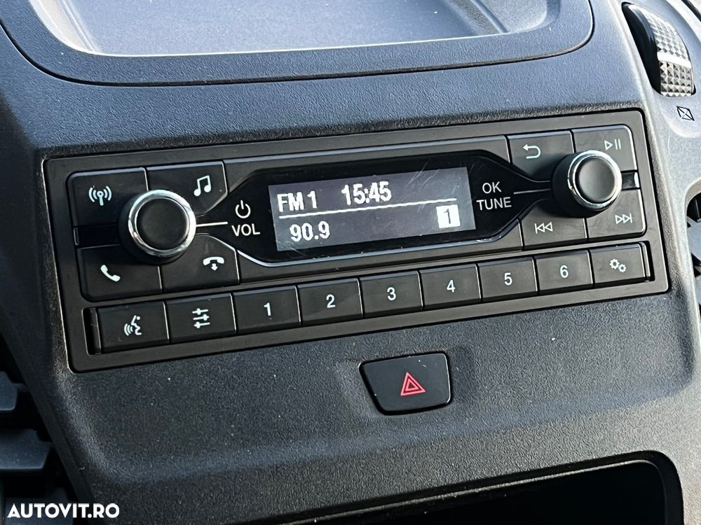 Ford Transit Connect - 19