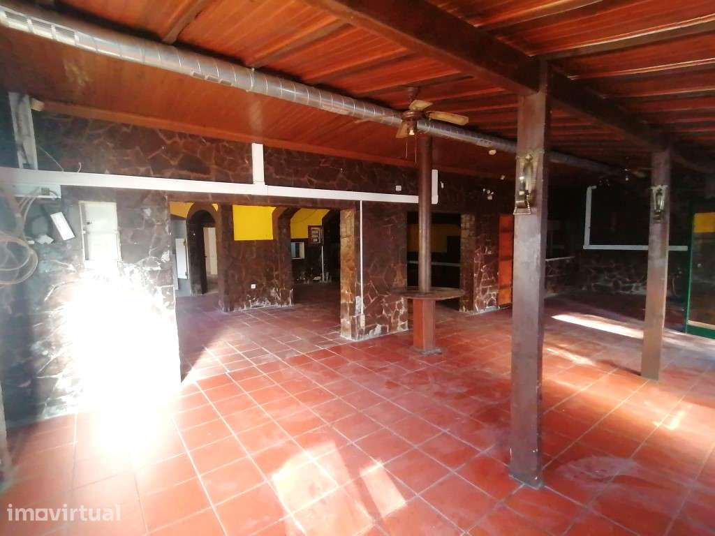 Moradia e espaço comercial nas Caldas da Rainha - Grande imagem: 3/11