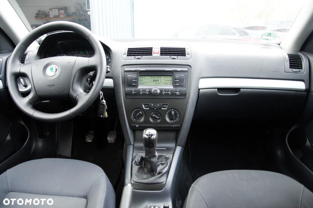 Skoda Octavia 1.6 Combi Selection - 10