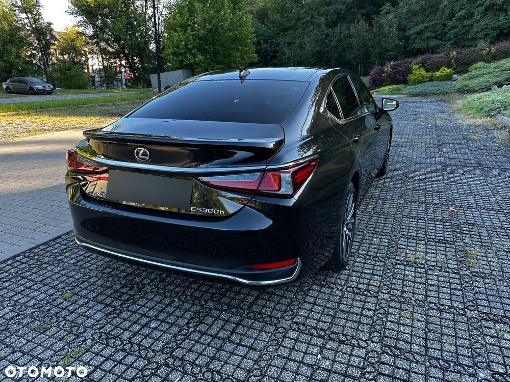Lexus ES 300h Business Edition - 3