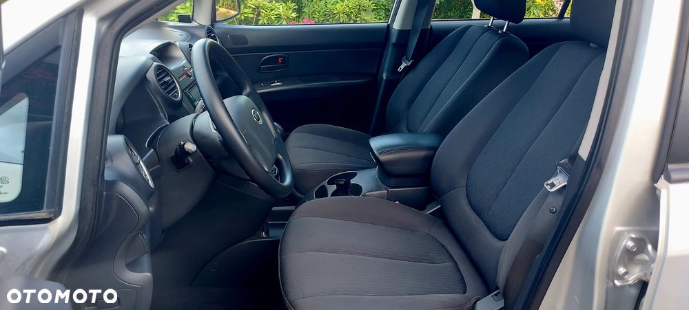 Kia Carens 2.0 EX - 4