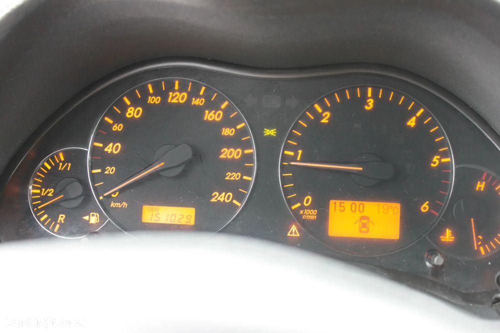 Toyota Avensis 2.2 D-CAT Executive - 17