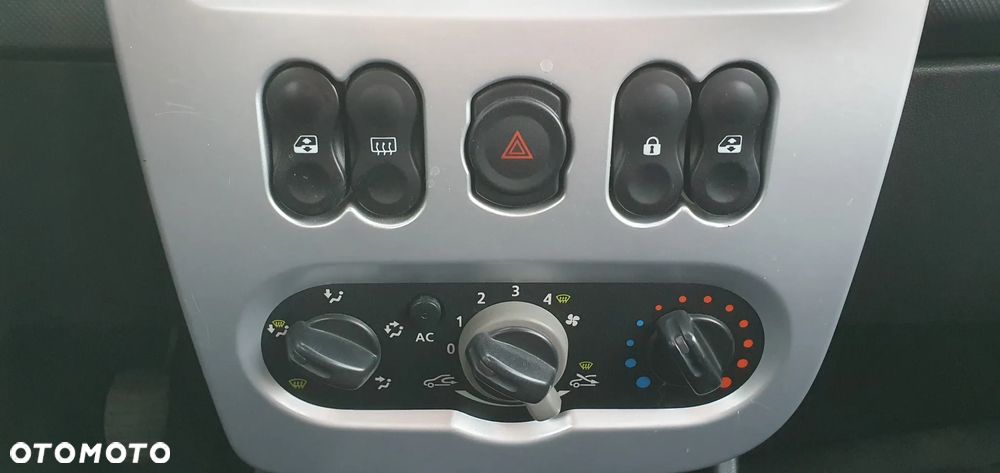 Dacia Sandero 1.4 MPI Laureate - 17