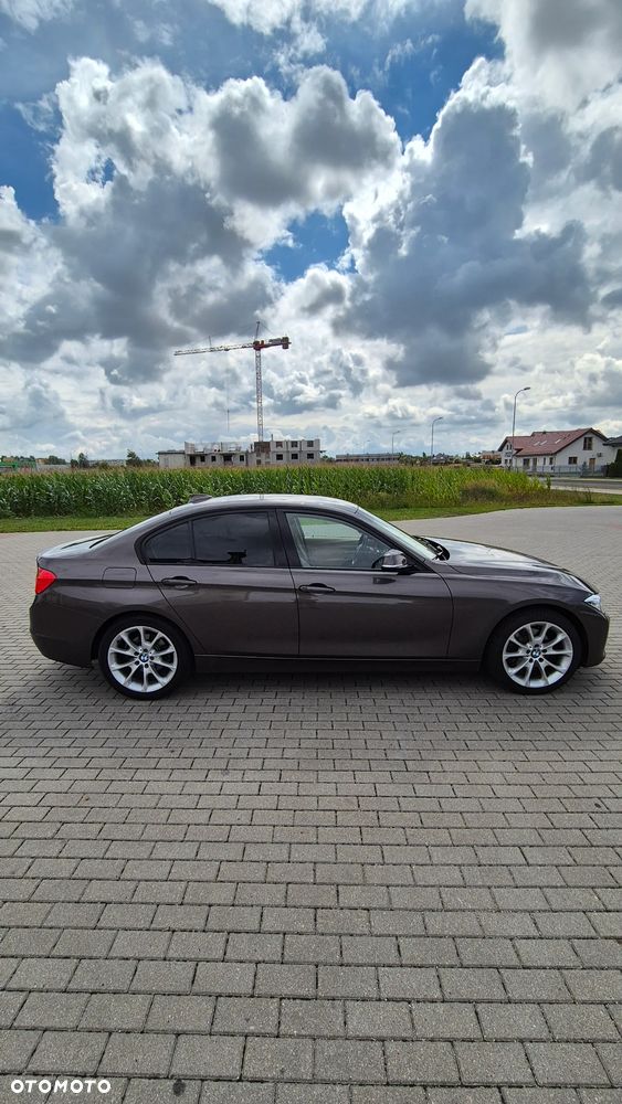 BMW Seria 3 320d - 4