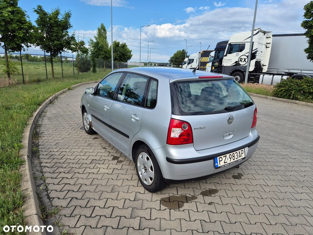 Volkswagen Polo 1.4 16V Comfortline - 3