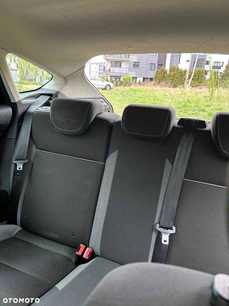 Ford Focus 1.6 Ambiente - 26