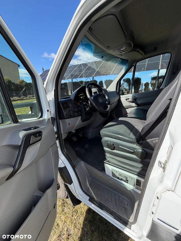 Mercedes-Benz Sprinter - 11