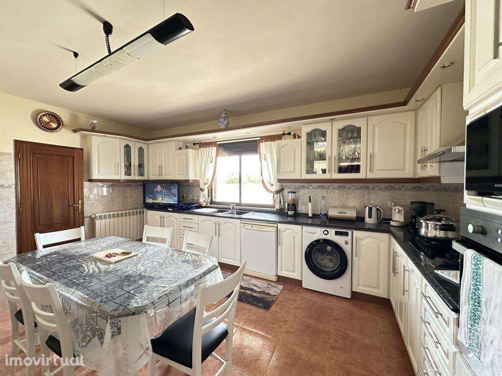 Casa / Villa T4 em São Pedro de Rio Seco de 224,00 m2 - Grande imagem: 5/26