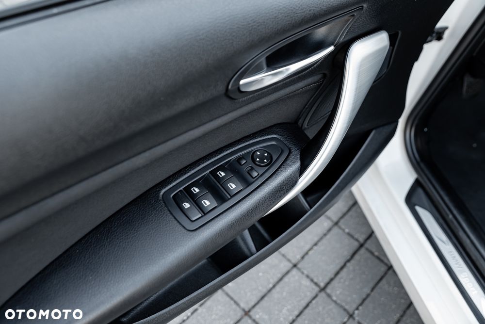 BMW Seria 1 118d Sport Line - 19