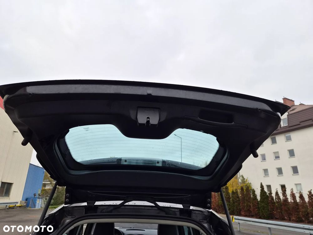 Ford Kuga 2.5 4x4 Titanium - 10