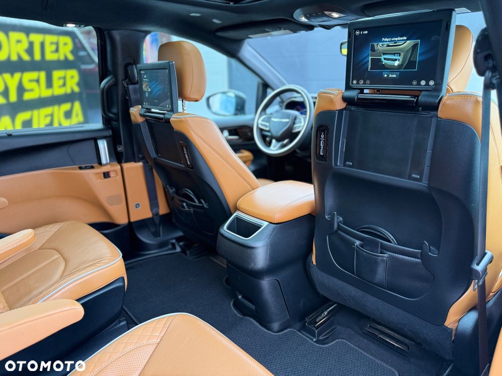 Chrysler Pacifica - 36
