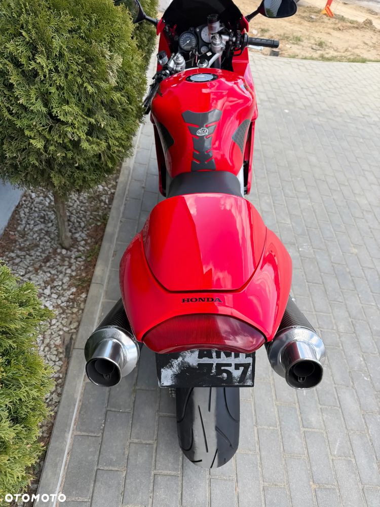 Honda VTR - 24
