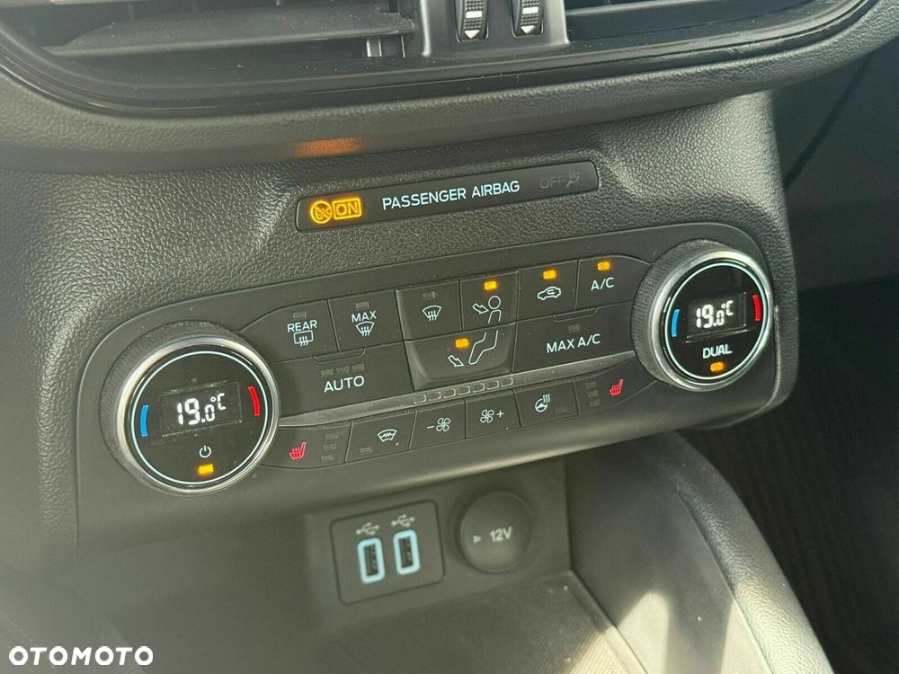 Ford Focus 1.5 EcoBoost ST-Line X - 30
