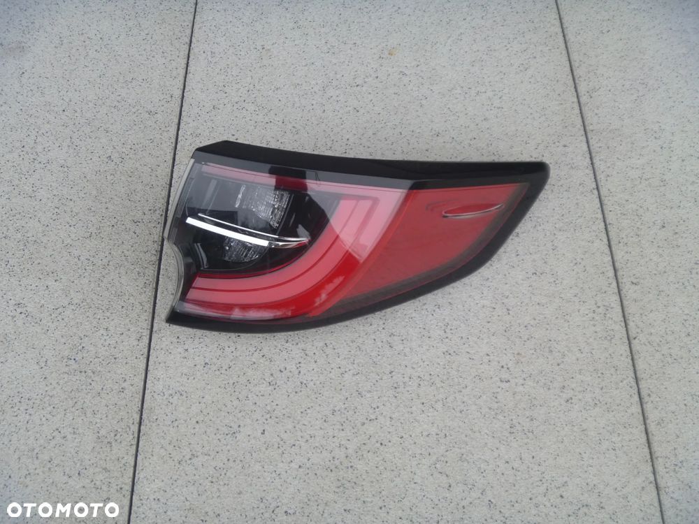 TOYOTA COROLLA E21 KOMBI LAMPA TYLNA PRAWA ŁADNA V352/010R  ORYGINAŁ