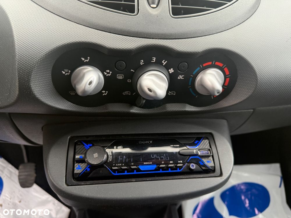 Renault Twingo 1.2 LEV 16V 75 iTwingo - 9