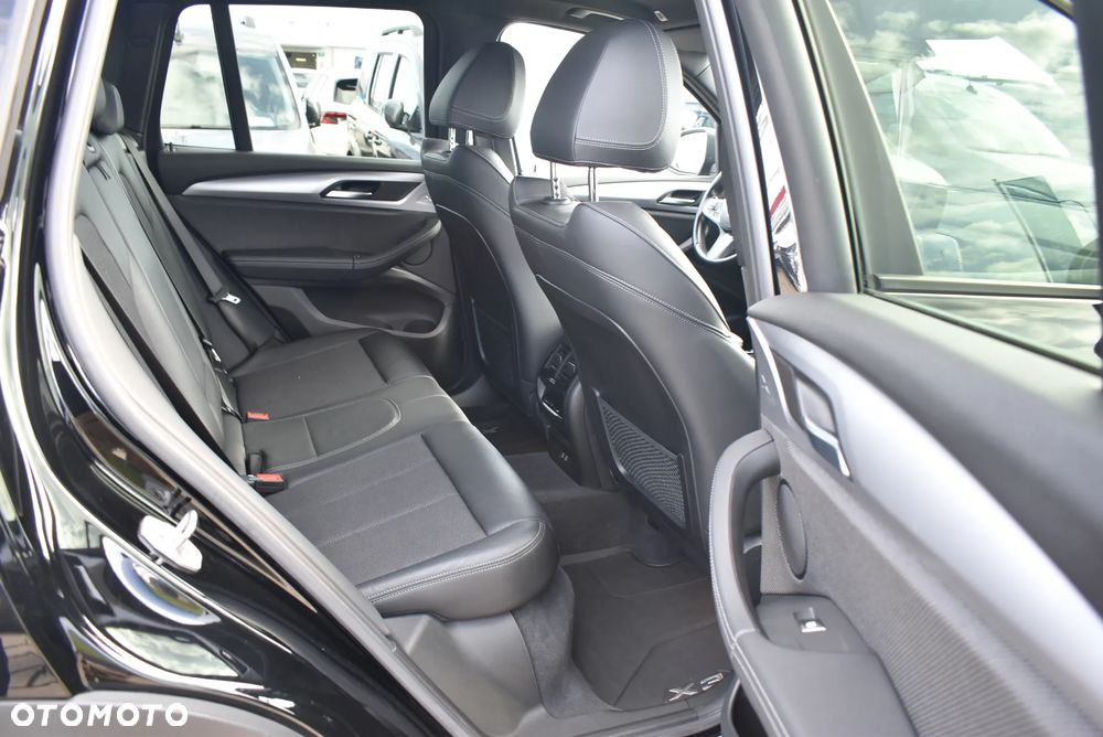 BMW X3 xDrive20i GPF Advantage - 15