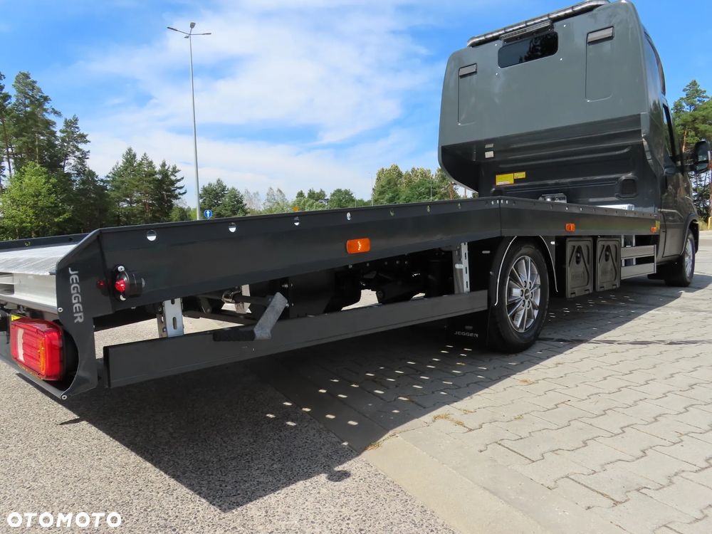 Iveco DAILY 35S18 3.0 HPI 180 KM POWER Hi-Matic AUTOMAT JEGGER Laweta POMOC DROGOWA Przewóz Pojazdów AUTOLAWETA 5100 mm Dł. Platformy DMC 3500 Kg Rozstaw Osi 4100 mm WZMACNIANE Zawieszenie Adaptacyjne Pneumatyczne Tylna Kabina Sypialniana LAMAX FULL LED Pełna Opcja Wyposażenia STAN JAK NOWY OKAZJA DOSTEPNA I GOTOWA - 14