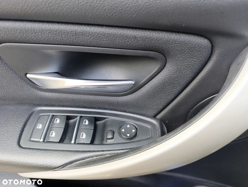 BMW Seria 3 318i - 8