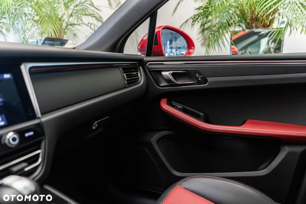 Porsche Macan Standard - 24
