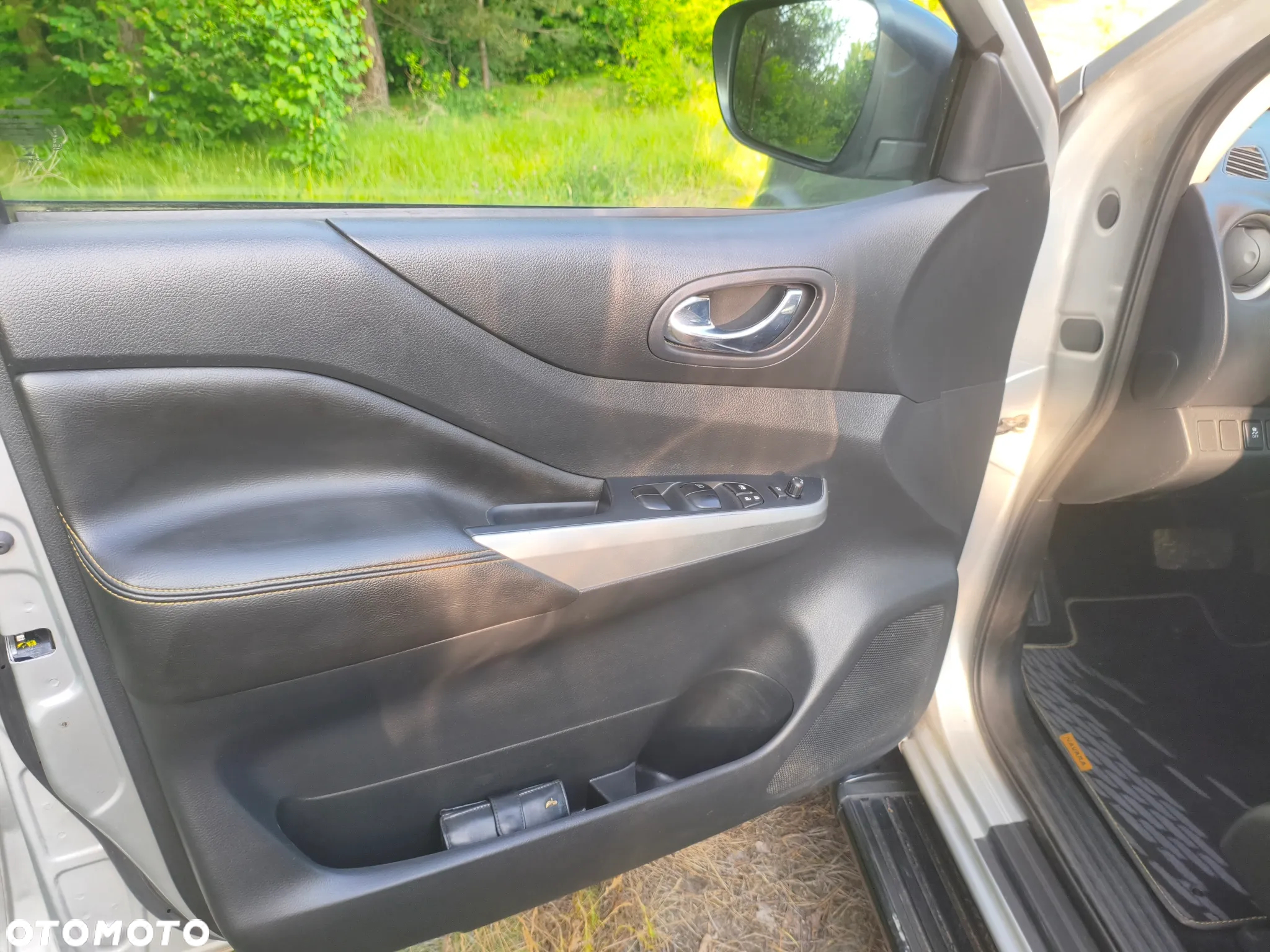 Nissan Navara DC 4x4 Autm N-Guard - 12