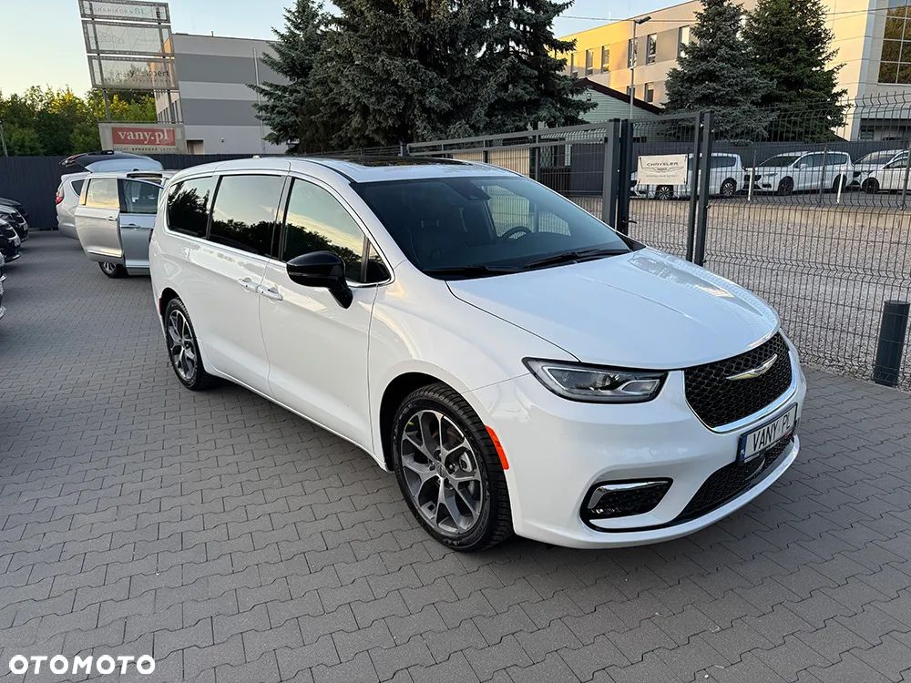 Chrysler Pacifica - 38