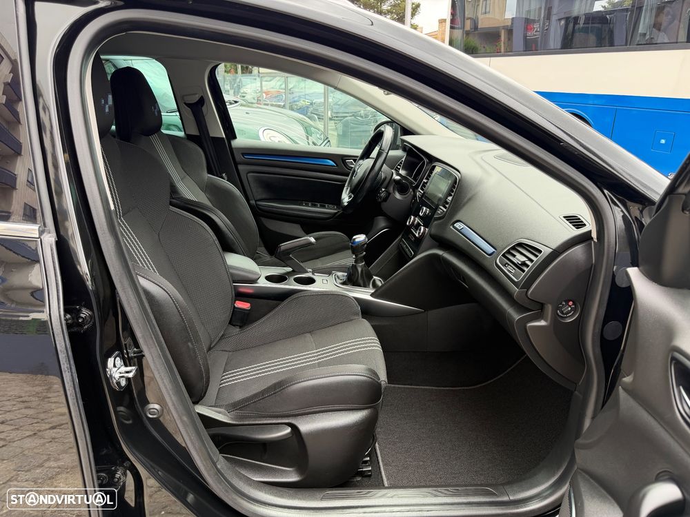 Renault Mégane Sport Tourer 1.5 dCi GT Line SS - 38