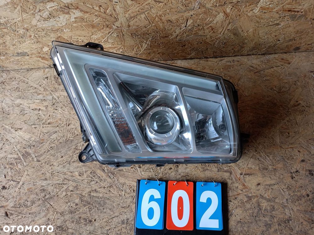 REFLEKTOR LAMPA VOLVO FH4 BI-XENON LEWA PRZÓD - 2