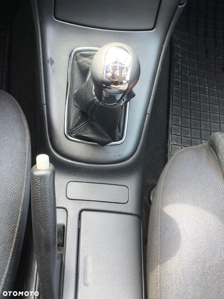 Toyota Avensis - 19