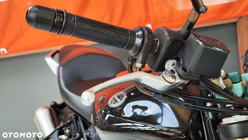 Benelli 752 S - 23