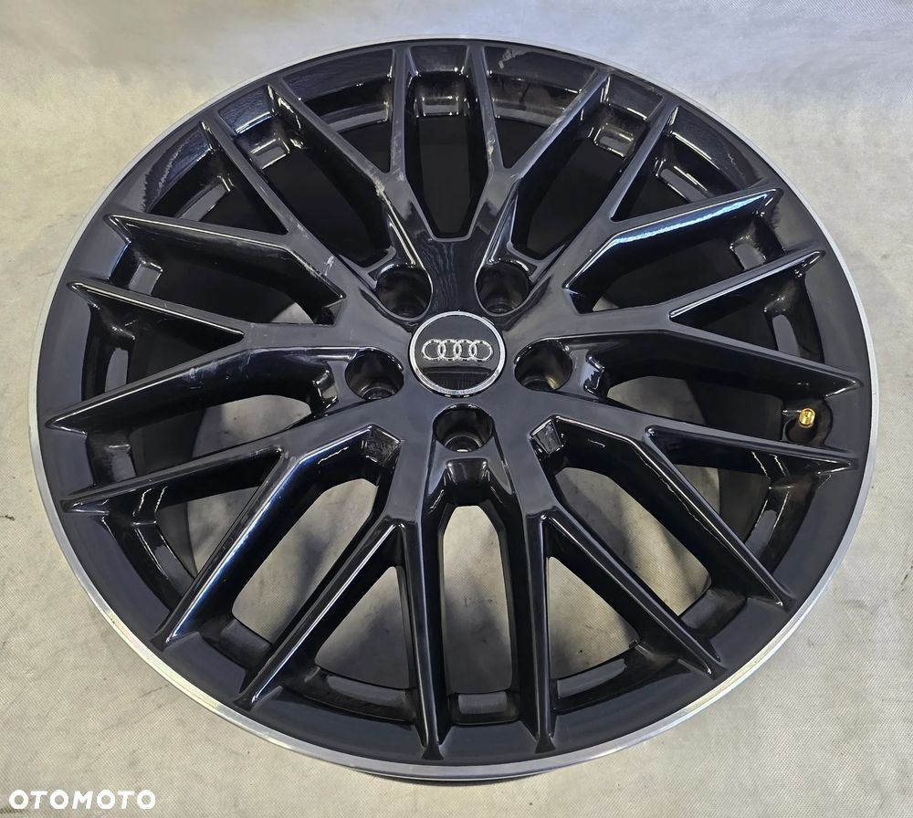 Felga 8W0601025Q AUDI A4 B9 8x18 ET40 - 1