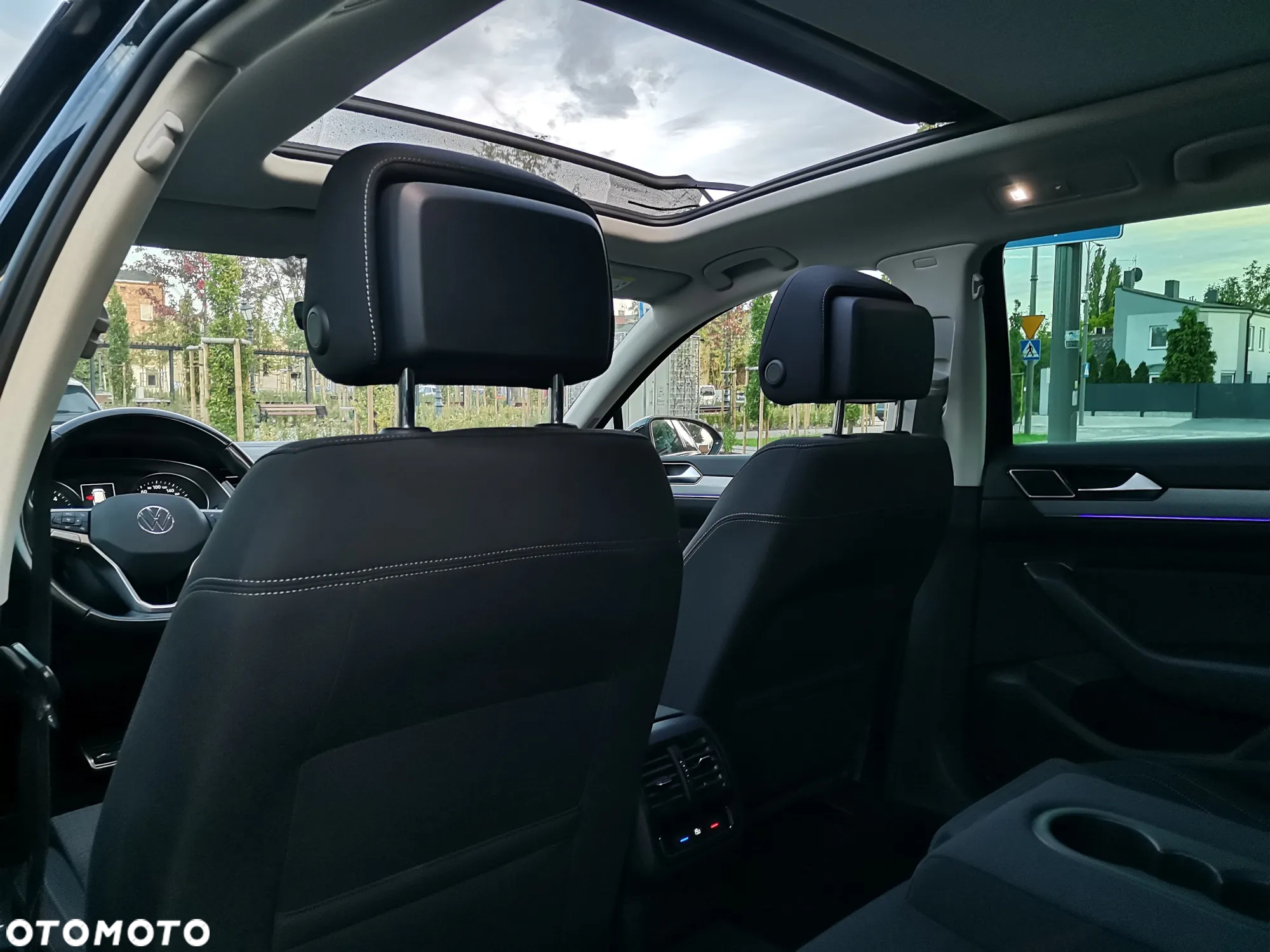 Volkswagen Passat Variant 2.0 TDI SCR DSG Elegance - 31