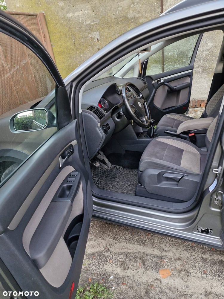 Volkswagen Touran 2.0 TDI DPF Cross - 10