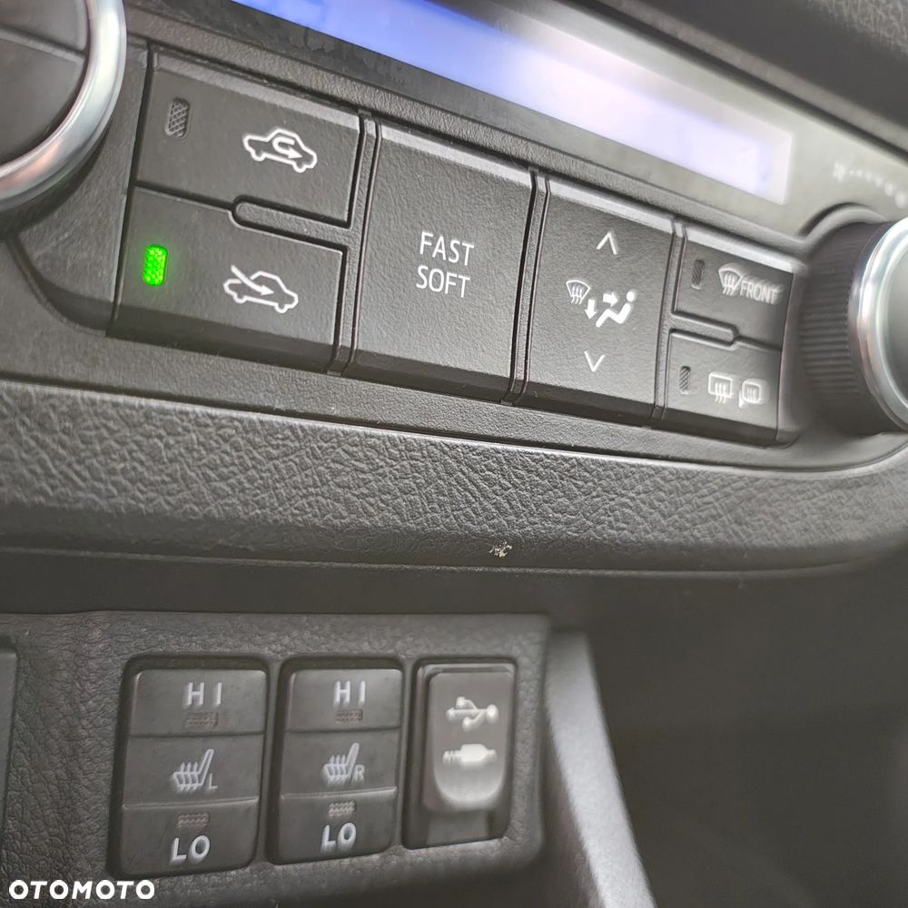 Toyota Auris 2.0 D-4D Premium Comfort - 19