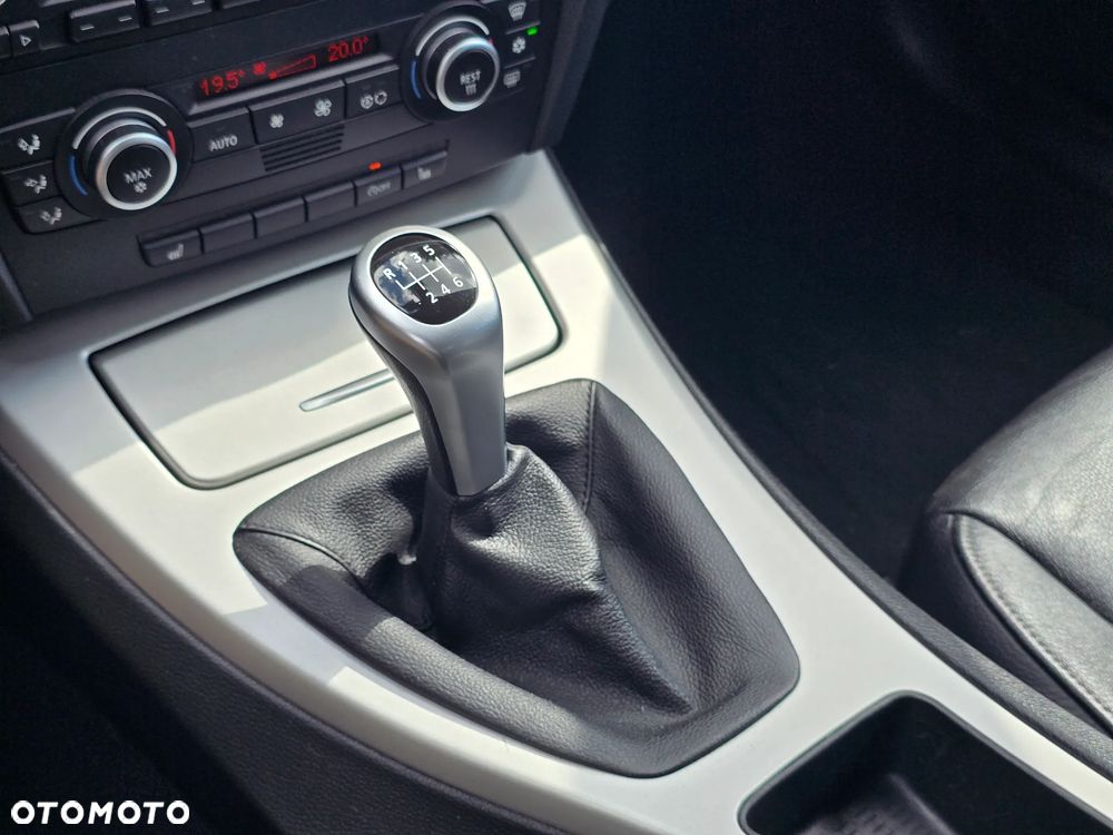 BMW Seria 3 320i - 26